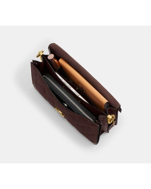 Borsa A Tracolla Tabby Con Catena Trapuntata di COACH in Black