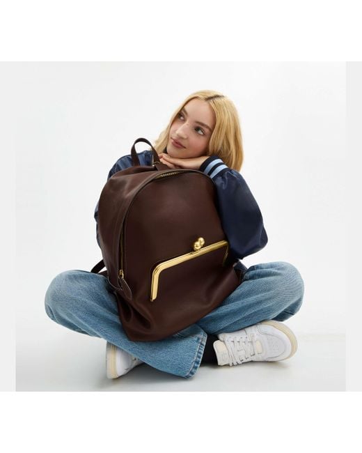 Zaino Con Telaio Clic Clac di COACH in Brown