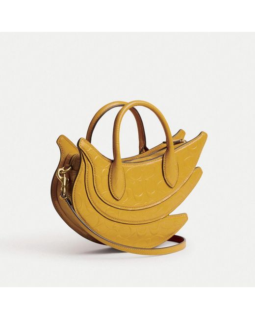 【希少】coach signature banana shoulder bag COACH Banana Bag In Signature Leather in Yellow | Lyst