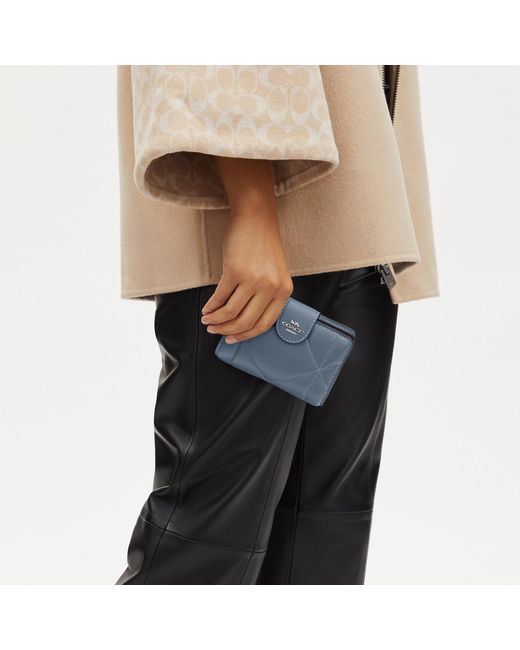 Coach Outlet Medium Corner Zip Wallet With Puffy Diamond Quilting in