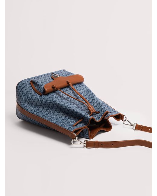 Coccinelle Blue Beuteltasche Aus Denimblauem, Beschichtetem Canvas Mit Monogram-Muster Beat Generation Denim Coated Monogram Large