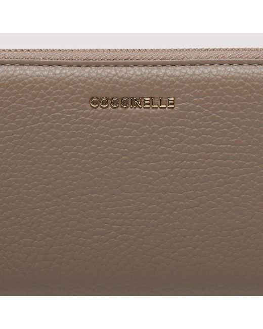 Coccinelle Brown Große Brieftasche aus genarbtem Leder mit umlaufendem Reißverschluss Metallic Soft