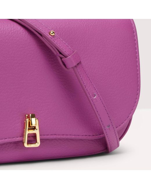 Coccinelle Purple Minibag aus genarbtem Leder Magie