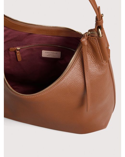 Coccinelle Brown Schultertasche Aus Genarbtem Leder Rebekka Medium