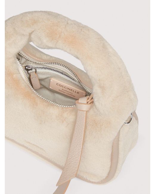 Coccinelle Natural Schultertasche Aus Webpelz Sven Synthetic Fur Small