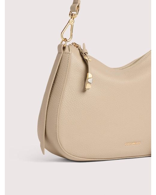 Coccinelle Natural Hobo Bag Aus Genarbtem Leder Nory Small