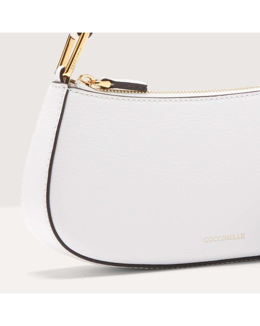 Coccinelle White Minibag aus genarbtem Leder Merveille