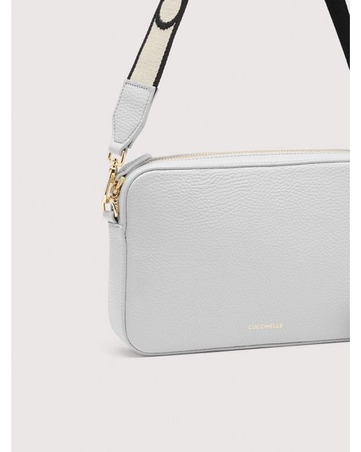 Coccinelle White Umhängetasche Aus Genarbtem Leder Tebe Small
