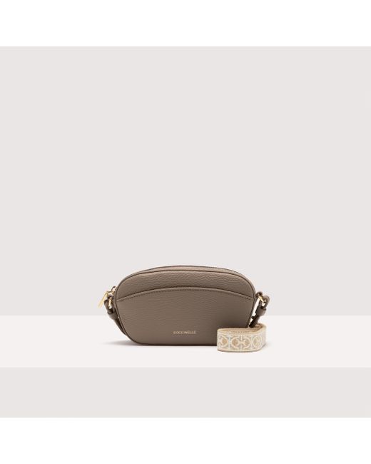 Coccinelle Brown Minibag aus genarbtem Leder Enchanteuse