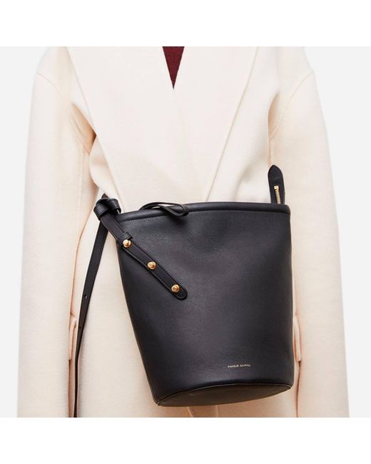 bucket bag with zip