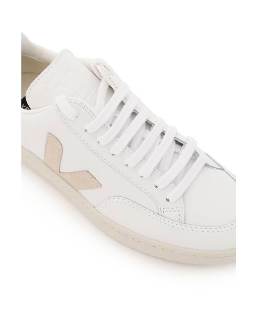 Sneakers In Pelle V 12 di Veja in White