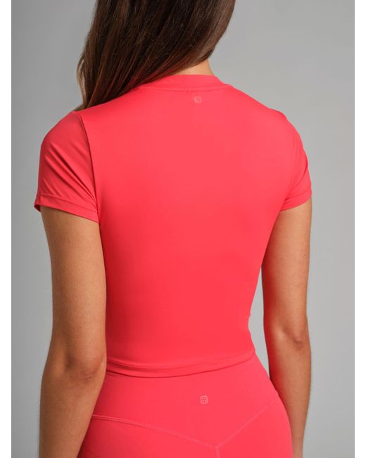Comfrt Red Core Crop Tee