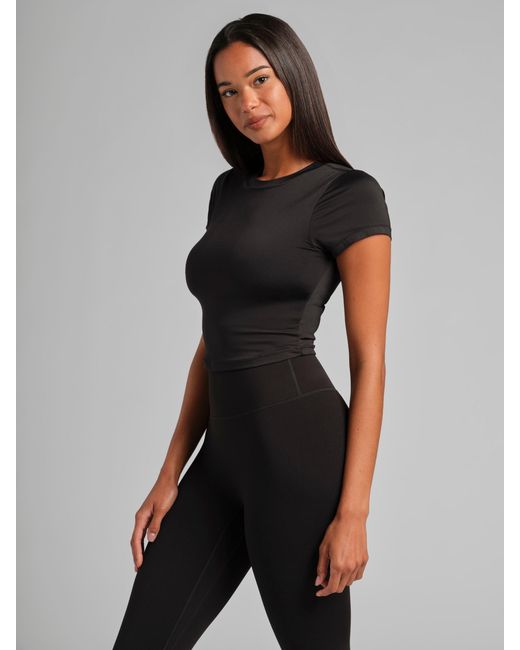 Comfrt Black Core Crop Tee