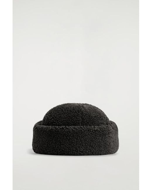 Cappello Teddy di COS in Black