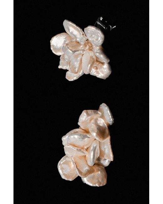 Boucles D'Oreilles Façon Bouquet Nacré COS en coloris Natural