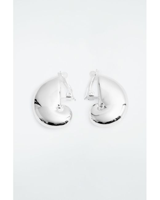 COS White Seashell-shaped Clip-on Earrings