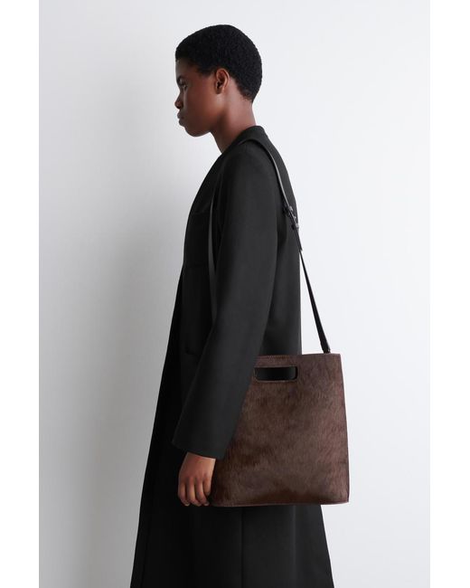 COS Brown Folio Tasche