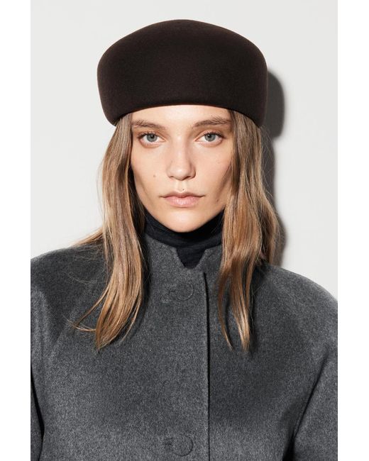 COS Black Barett Aus Wolle