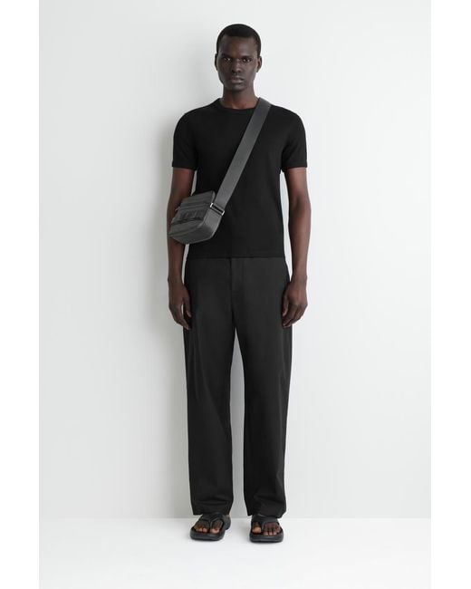 COS Transit Umhängetasche in Black für Herren