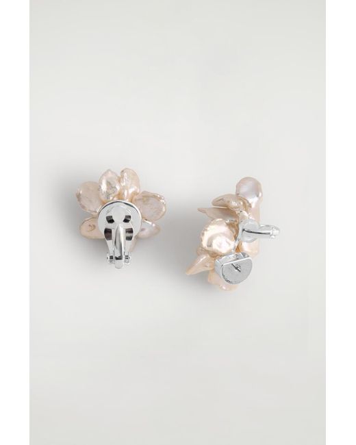 Boucles D'Oreilles Façon Bouquet Nacré COS en coloris Natural