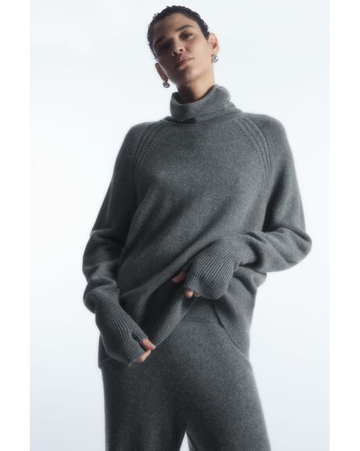 COS Gray Pure Cashmere Turtleneck Sweater