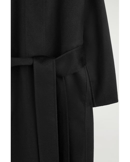 Cappotto di COS in Black