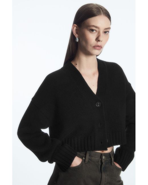 COS Chunky Cropped Cashmere-blend Cardigan in Black | Lyst