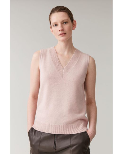 COS Cashmere V-neck Vest in Pink | Lyst