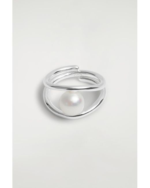 COS Metallic Floating-Pearl Ring