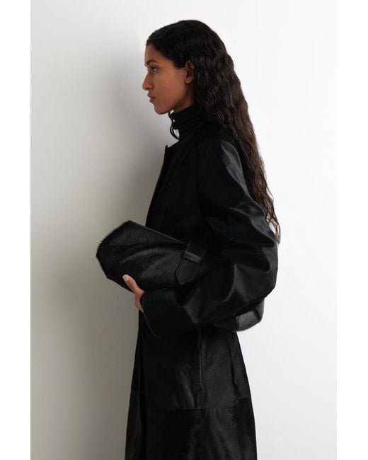 COS Black Clutch Mit Riemen
