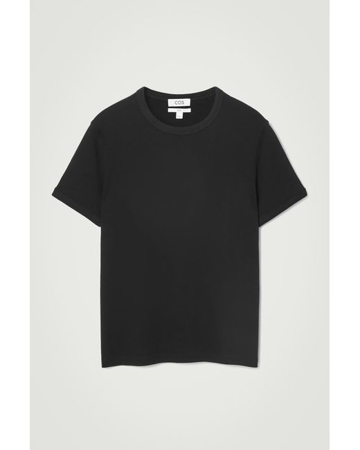 COS Schmal Geschnittenes Geripptes T-shirt in Black für Herren