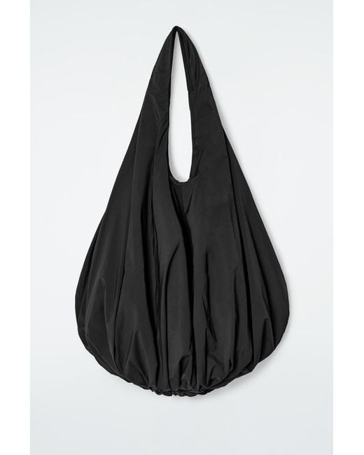 COS CLOUD TOTE トートバッグ CLOUD TOTE BAG - BLACK | COS