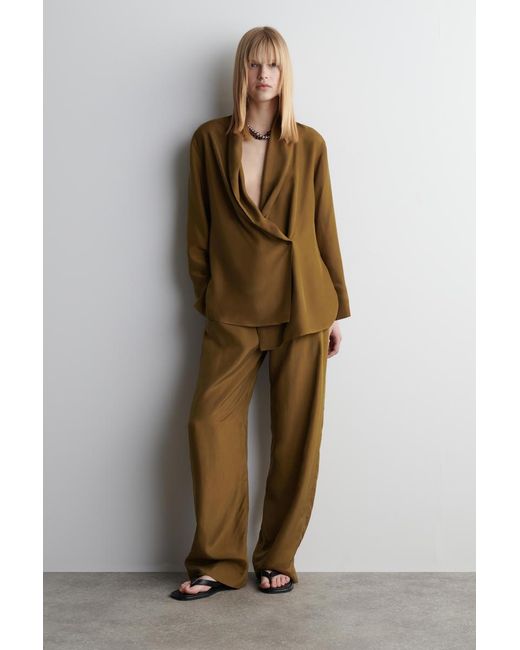 COS Brown Lockere Seidenhose