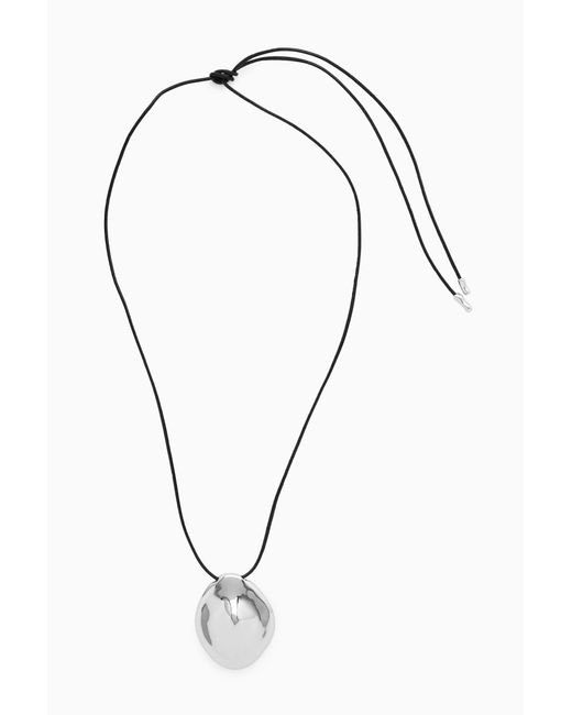 COS Metallic Organic-shaped Pendant Necklace