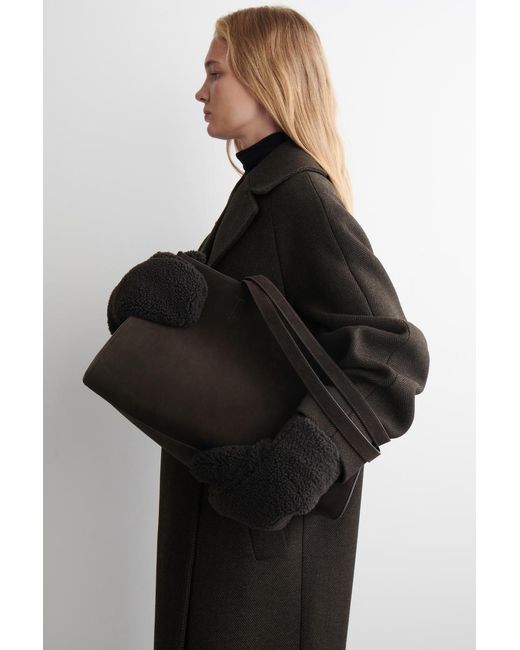 COS Black Teddy-Fäustlinge