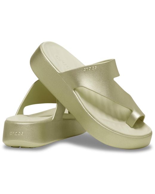 CROCSTM Natural Getaway Platform Toe Loop Metallic Sandal