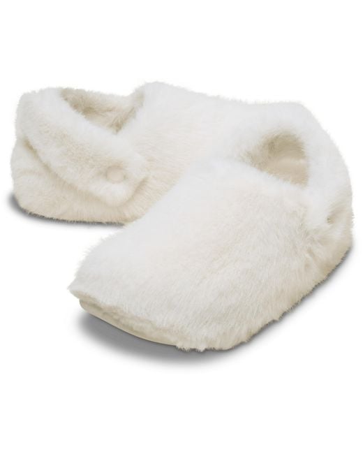 CROCSTM Black Classic Cozzzy Luxe Slipper