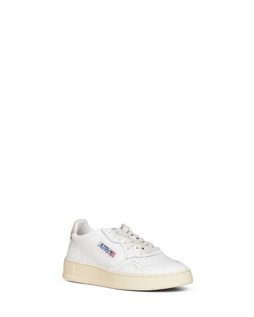 Autry White Leather Medalist Low Sneakers
