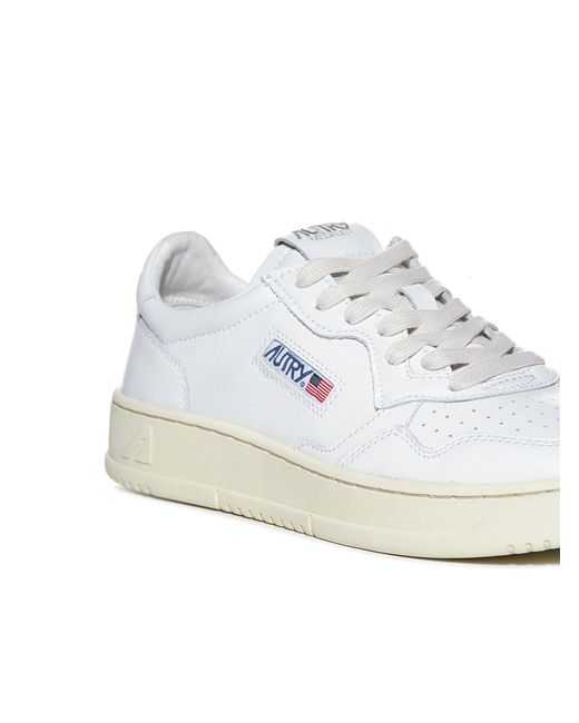 Autry White Medalist Low Sneakers – (Aulmll15) for men