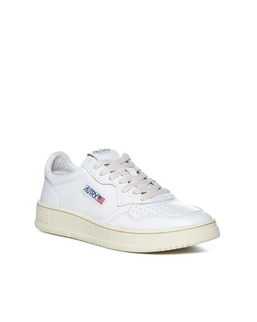 Autry White Medalist Low Sneakers – (Aulmll15) for men