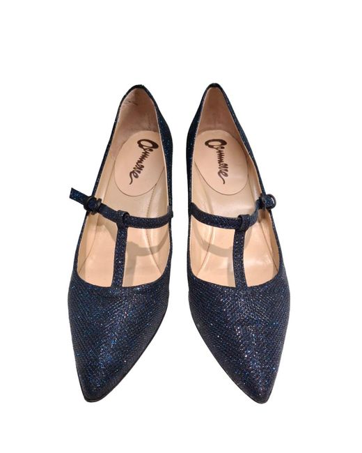 LA ROSE Blue Pointed-Toe Pumps