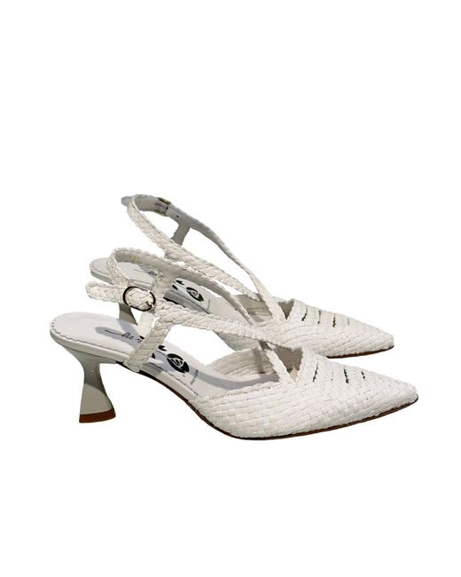 LA ROSE Metallic Pointed Toe Pumps
