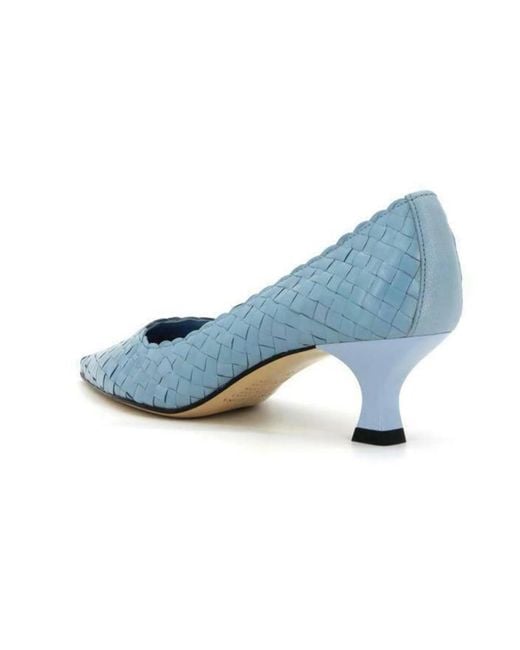 LA ROSE Blue Pointed Toe Pumps