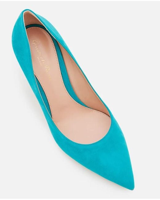 gianvito rossi pointed toe pump
