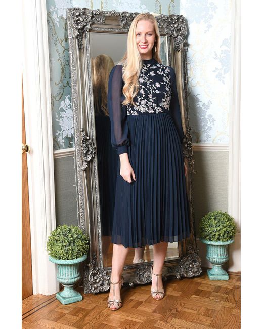 Yumi' Blue Navy Long Sleeve Embroidered Midi Dress With Pleats