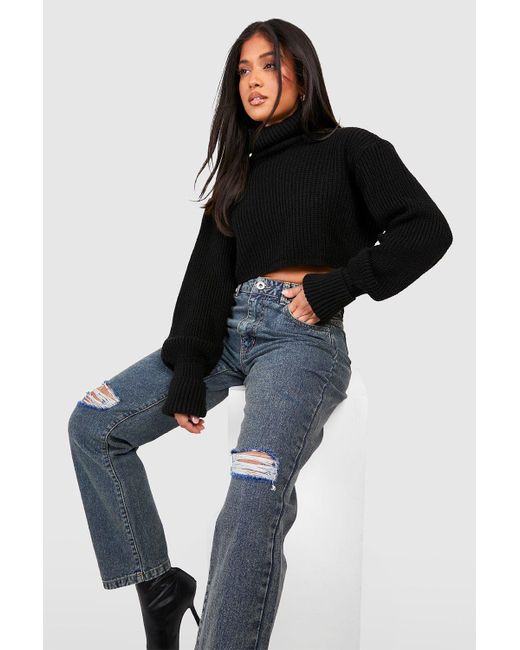 Boohoo Black Petite Basics Ripped Straight Leg Jean