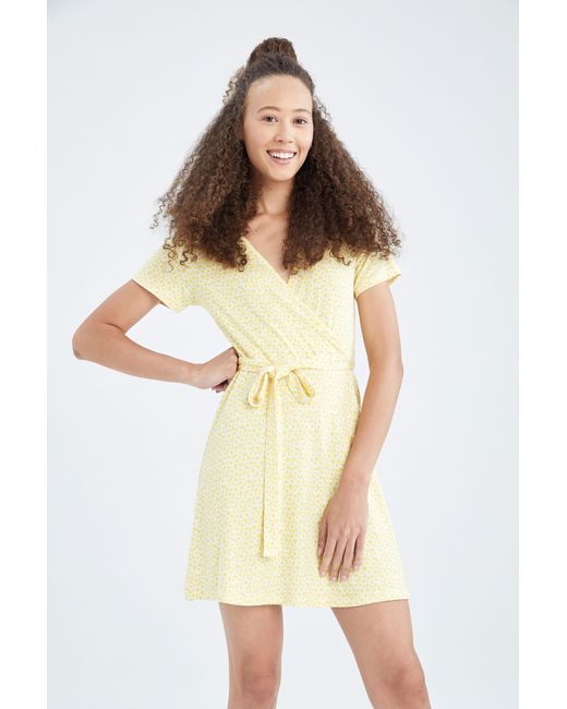 Defacto Yellow Gemustertes Kleid mit V-Ausschnitt