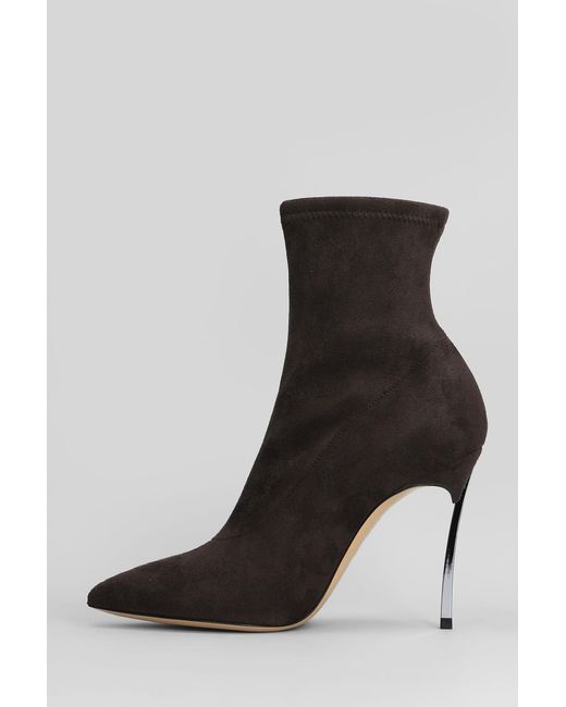 Tronchetti tacco alto Blade stretch in Camoscio Marrone di Casadei in Brown