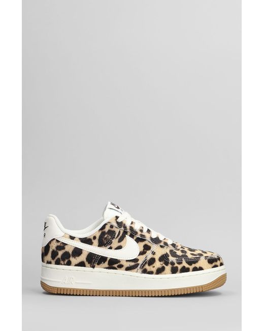 Sneakers Air Force 1 07 in Cavallino Animalier di Nike in White