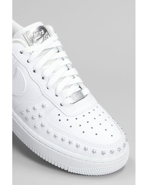Sneakers Air Force 1 07 XX in Pelle Bianca di Nike in White